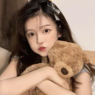 隔楼女孩：我们之间的层距